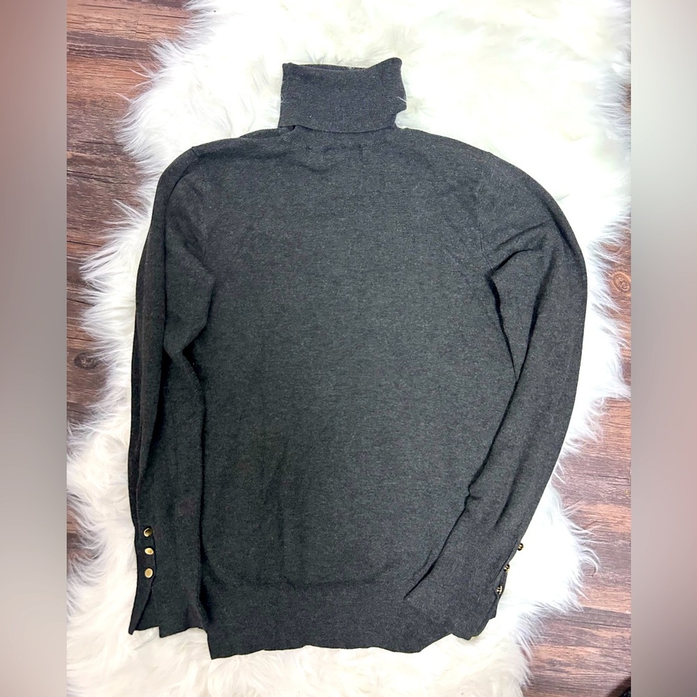 ZARA KNIT - TURTLE NECK SWEATER- Women’s size L